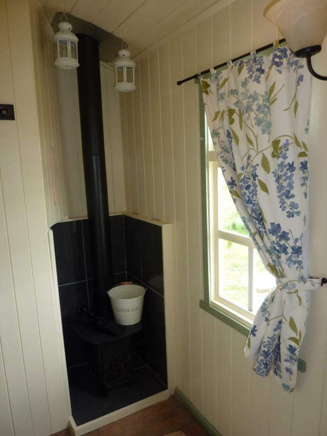 The Buteland Stop Rosie Off Grid Shepherds Hut ベリングハム エクステリア 写真